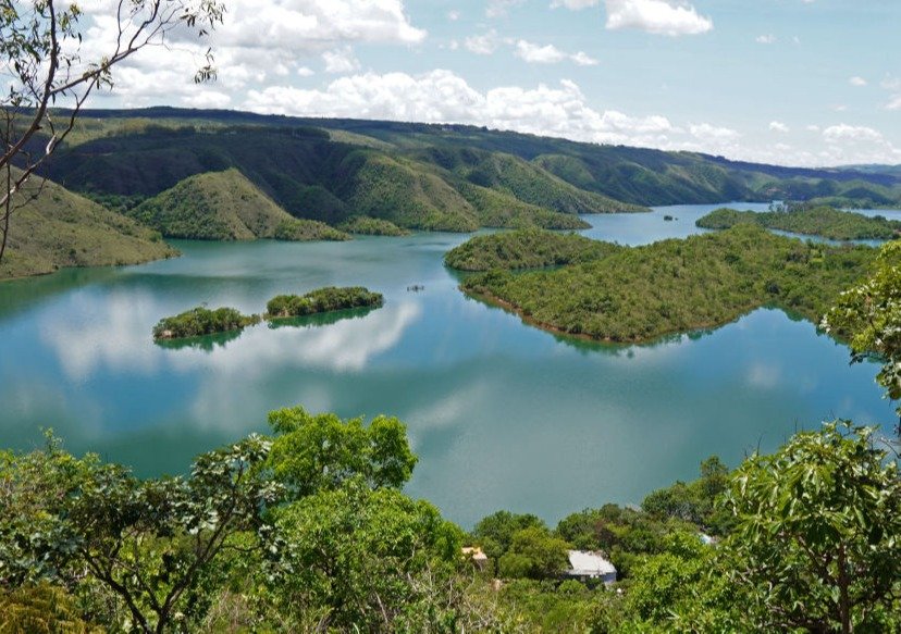 Lago Artificial de Estreito
